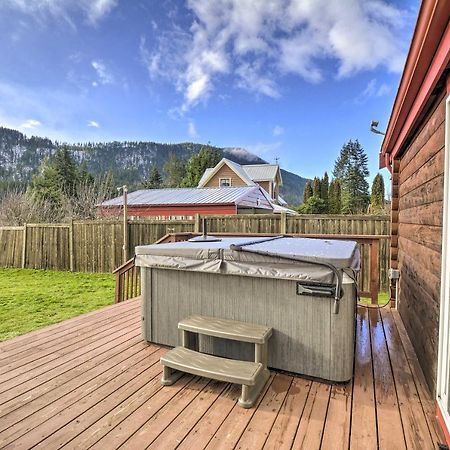Lakefront Cabin With Stunning Mountain Views And Dock! Mineral Екстериор снимка
