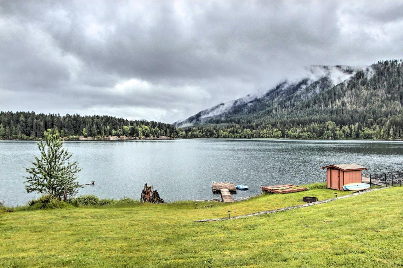 Lakefront Cabin With Stunning Mountain Views And Dock! Mineral Екстериор снимка